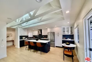 Photo #4: 25531137 Listing