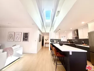 Photo #5: 25531137 Listing