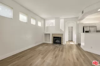 Photo #3: 25531753 Listing 