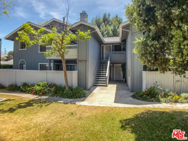 MLS: 25532171 Condo For Sale