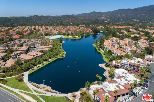 MLS: 25532617 Condo For Sale