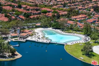 Photo #1: 25532617 Listing