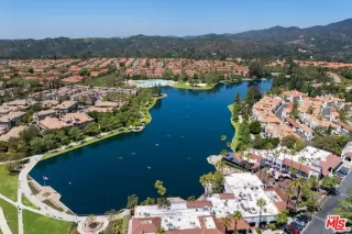 Photo #2: 25532617 Listing