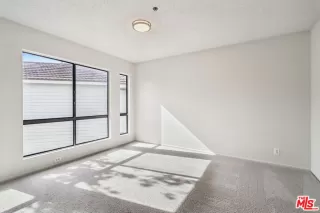 Photo #2: 25533241 Listing 