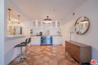 Photo #5: 25541431 Listing