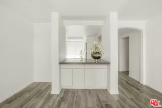 Photo #6: 25547145 Listing 