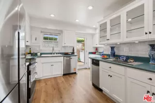 Photo #5: 25549579 Listing