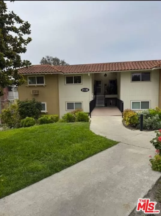 MLS: 25551171 Condo For Sale