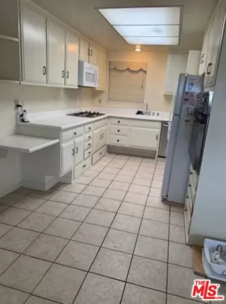 Photo #3: 25551171 Listing