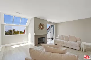 Photo #4: 25557307 Listing