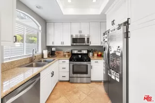 Photo #5: 25558649 Listing