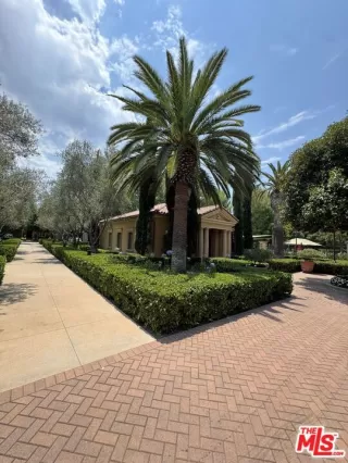 Photo #4: 25567361 Listing