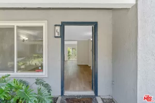 Photo #4: 25569209 Listing