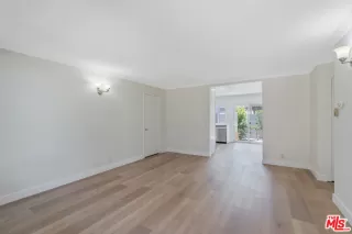 Photo #5: 25569209 Listing