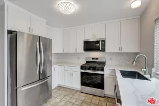 Photo #3: 25569245 Listing