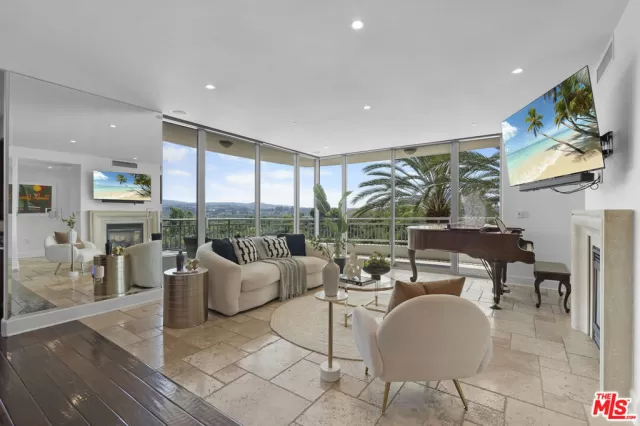 MLS: 25575901 Condo For Sale