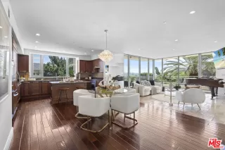 Photo #5: 25575901 Listing 