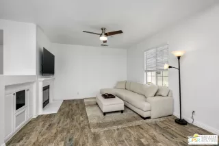 Photo #5: 25585881PS Listing 