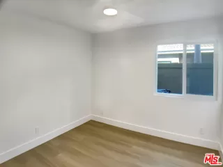 Photo #2: 25586435 Listing