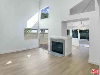 Photo #3: 25586435 Listing