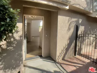 Photo #6: 25586435 Listing