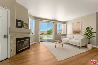 Photo #2: 25588043 Listing 