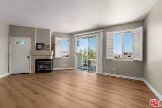 Photo #3: 25588043 Listing 