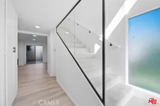 Photo #2: 25599181 Listing 