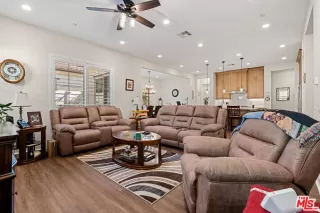 Photo #4: 25605091 Listing 