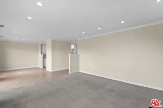 Photo #3: 25606241 Listing