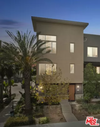 Photo #1: 25606917 Listing 