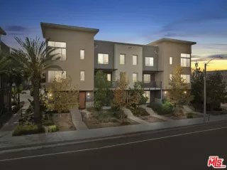 Photo #2: 25606917 Listing 