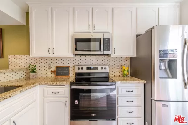 MLS: 25607315 Condo For Sale