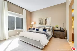 Photo #2: 25612463 Listing