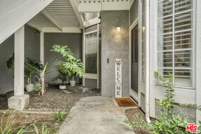 MLS: 25612781 Condo For Sale