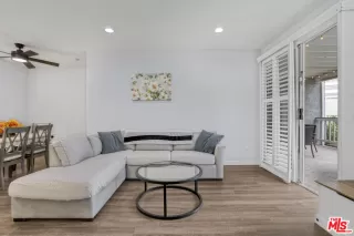 Photo #5: 25612781 Listing