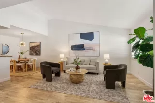 Photo #5: 25612857 Listing 