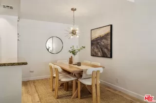 Photo #6: 25612857 Listing 