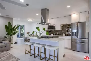 Photo #3: 25613441 Listing 