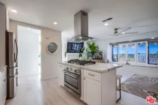 Photo #5: 25613441 Listing 