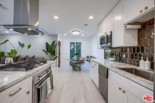 Photo #6: 25613441 Listing 