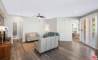 Photo #3: 25616057 Listing 