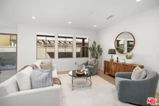 Photo #5: 25618075 Listing 