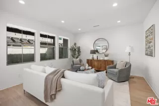 Photo #6: 25618075 Listing 