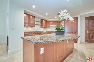 Photo #4: 25624971 Listing 