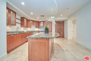 Photo #5: 25624971 Listing 