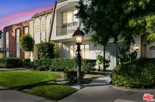 Photo #3: 26636909 Listing