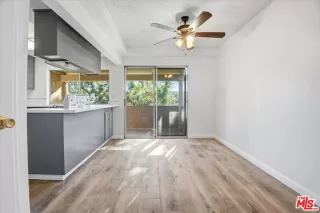 Photo #5: 26638253 Listing 