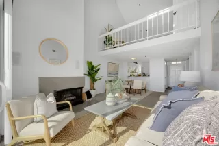 Photo #5: 26641247 Listing 