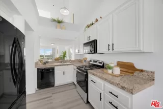 Photo #6: 26641247 Listing 